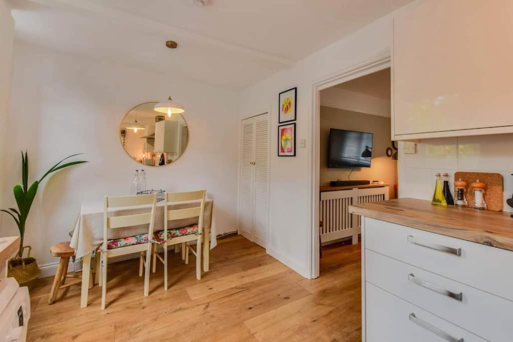 Cheerful 3 Bed Grade II Central Cottage Cirencester Dış mekan fotoğraf