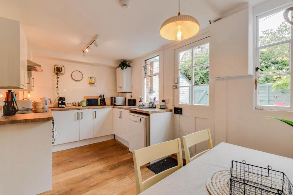 Cheerful 3 Bed Grade II Central Cottage Cirencester Dış mekan fotoğraf